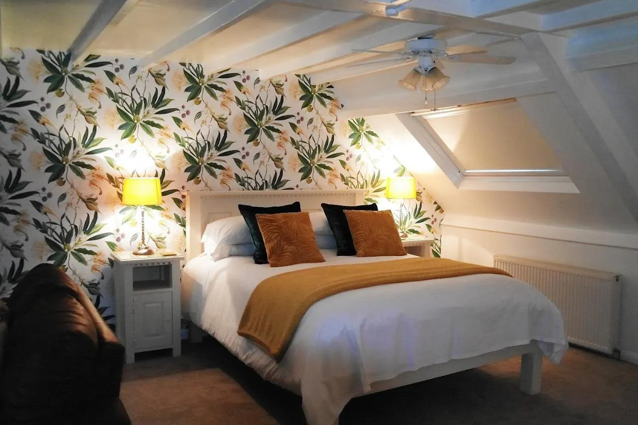 Guest house White Linen Whitby, Only