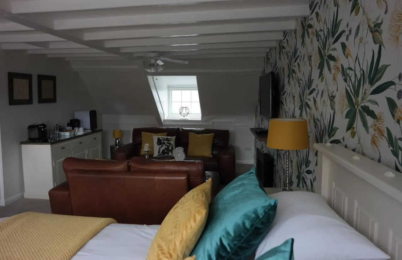 White Linen Whitby, Only Guest house 4*