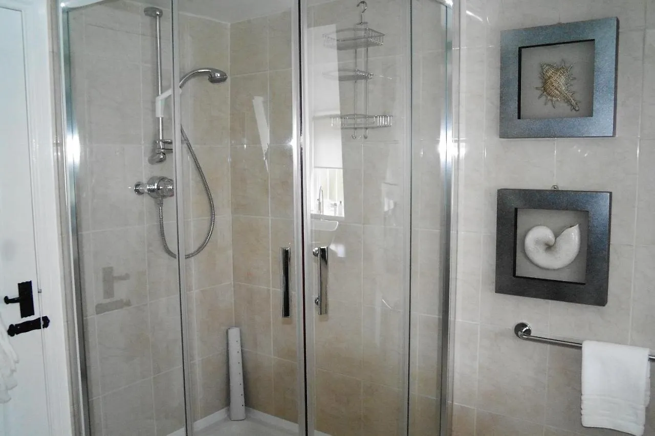 White Linen Whitby, Only 4*