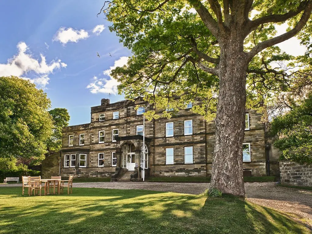 Larpool Hall 惠特比