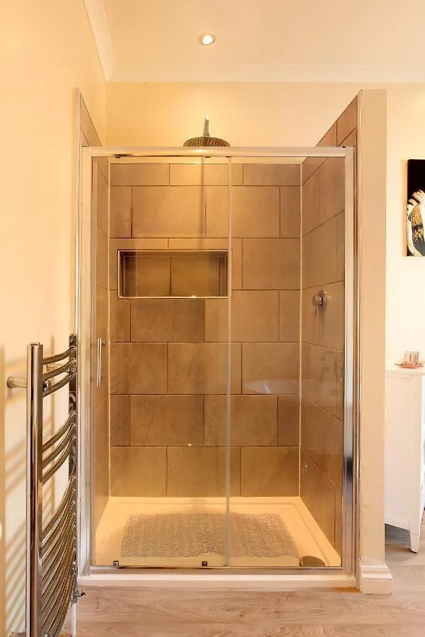Willow Tree - Dog Friendly, Spacious & Central Whitby
