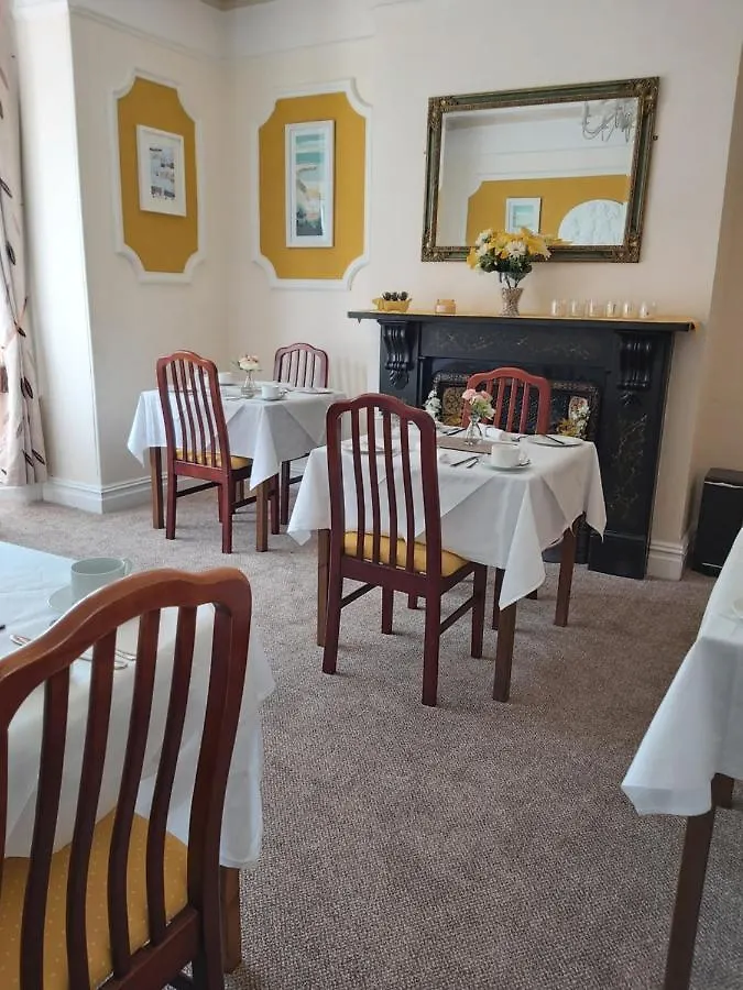 Ellies Bed & Breakfast 4*