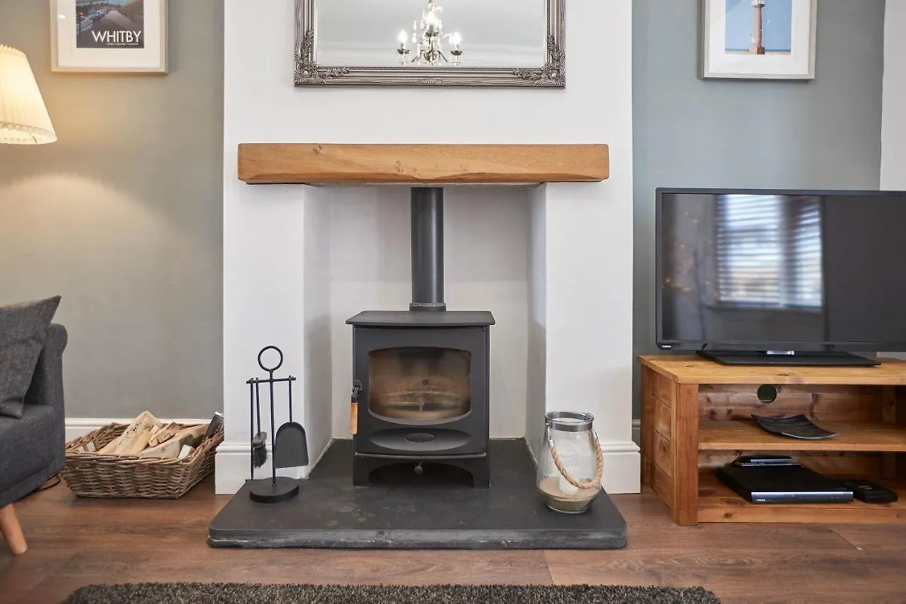 Host & - Elysium House Whitby