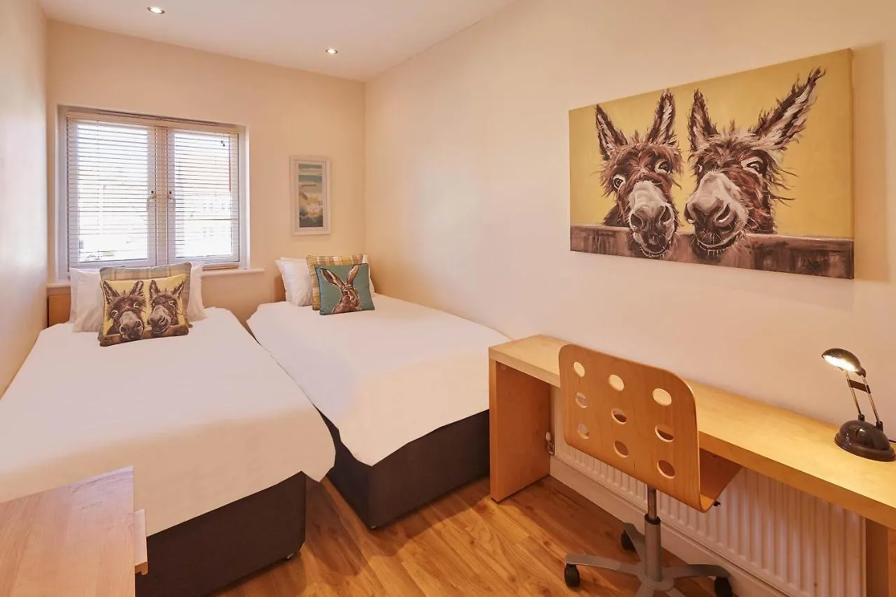 Host & - The Scuttlebutt Townhouse Holiday home Whitby