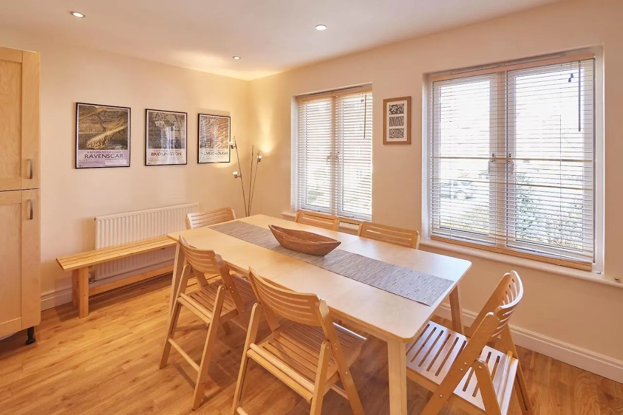 Host & - The Scuttlebutt Townhouse Holiday home
