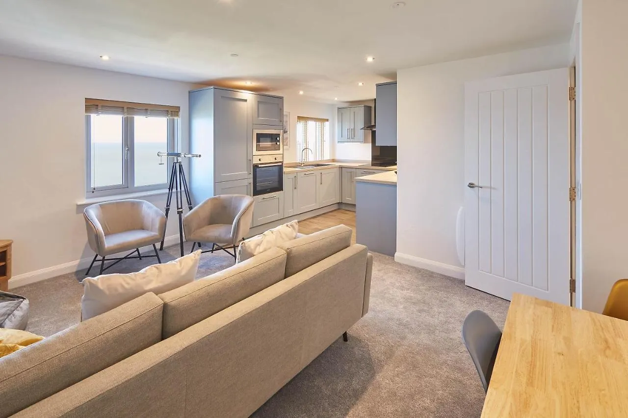 Apartment Host & - Sea Watcher
