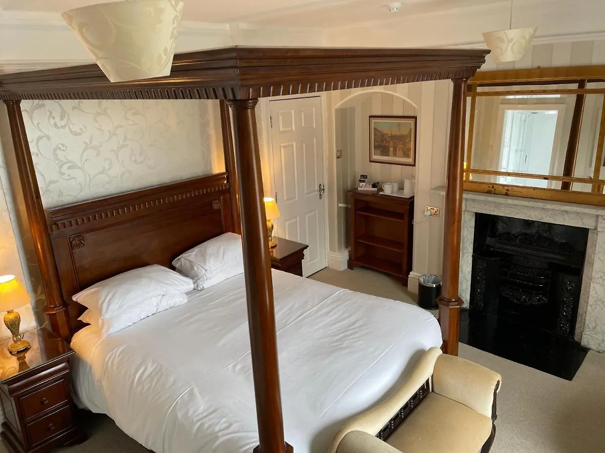 Arundel House 3* Γουίτμπι