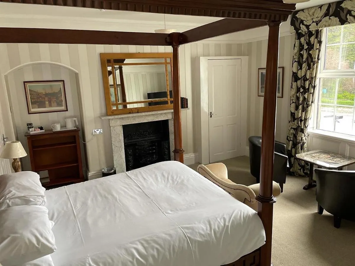 Bed and Breakfast Arundel House Γουίτμπι