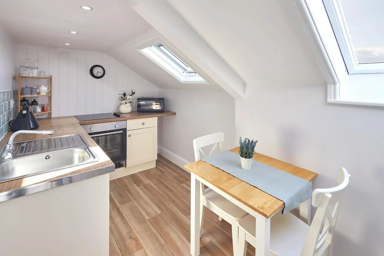 Host & - Cooks * Whitby