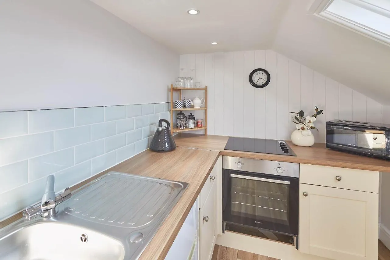 Host & - Cooks Apartment *