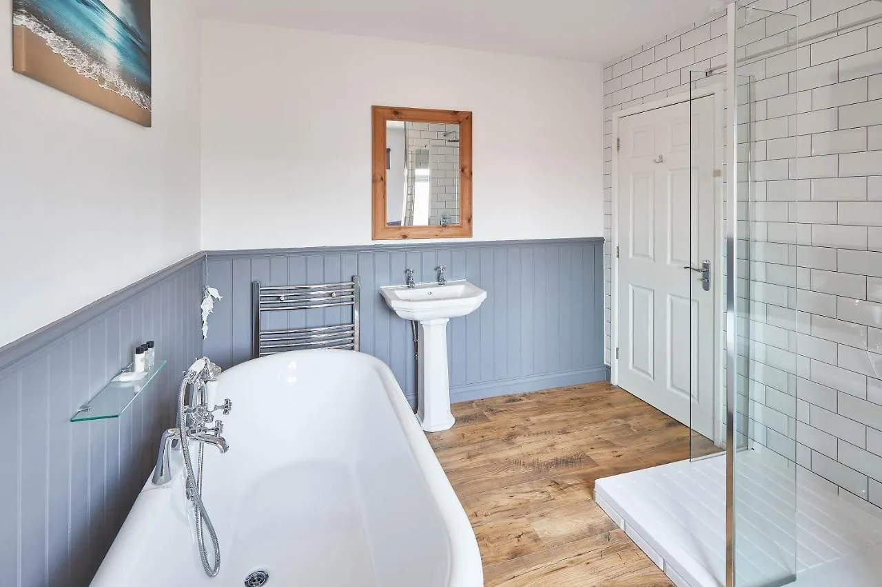 Host & - Elysium House * Whitby