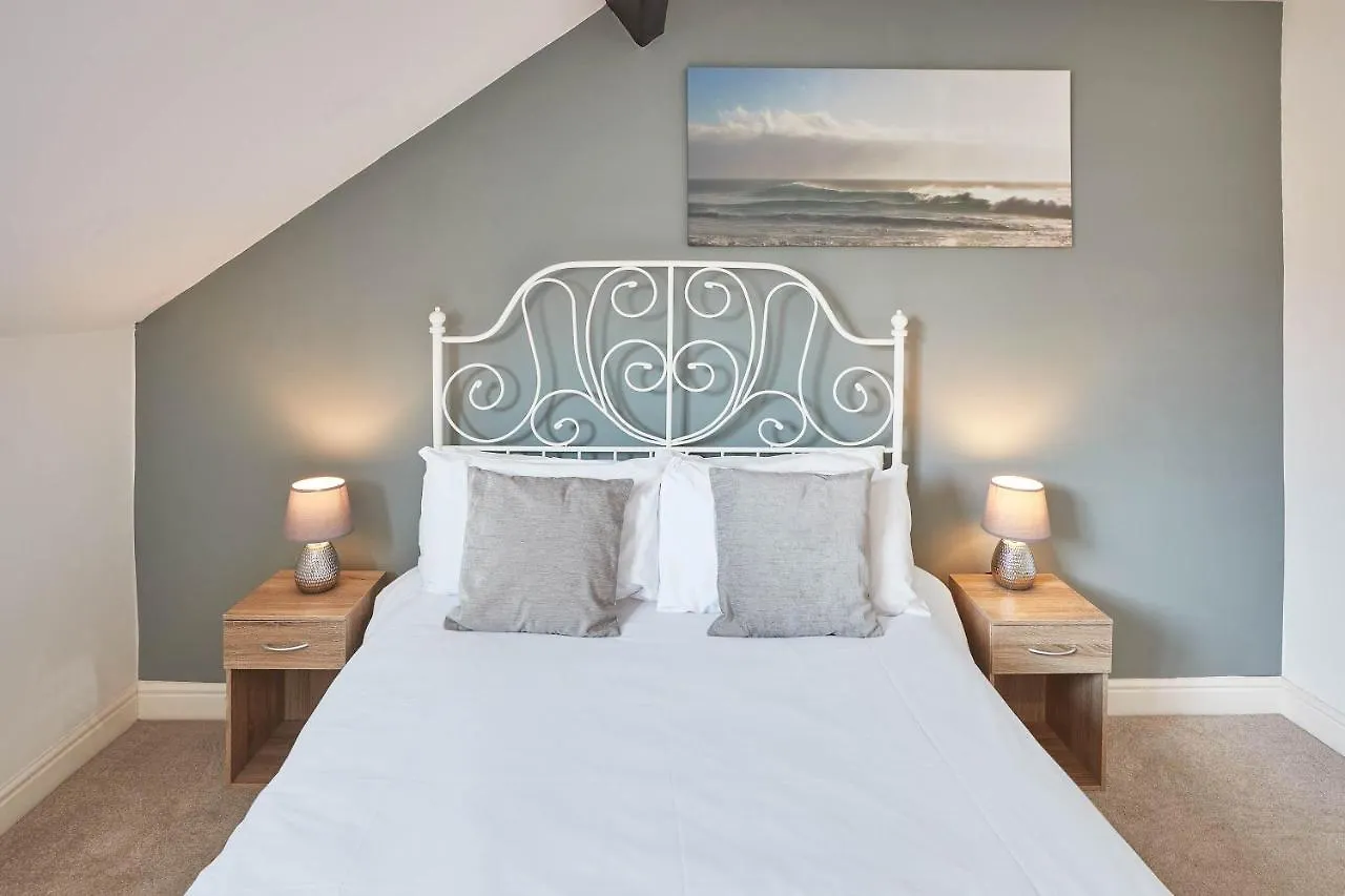Host & - Elysium House Holiday home *