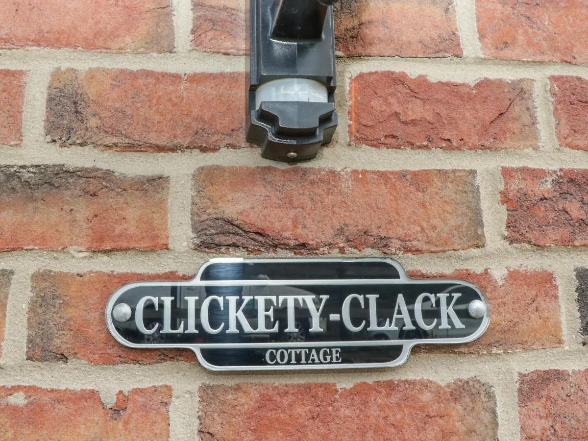 Clickety-clack Whitby