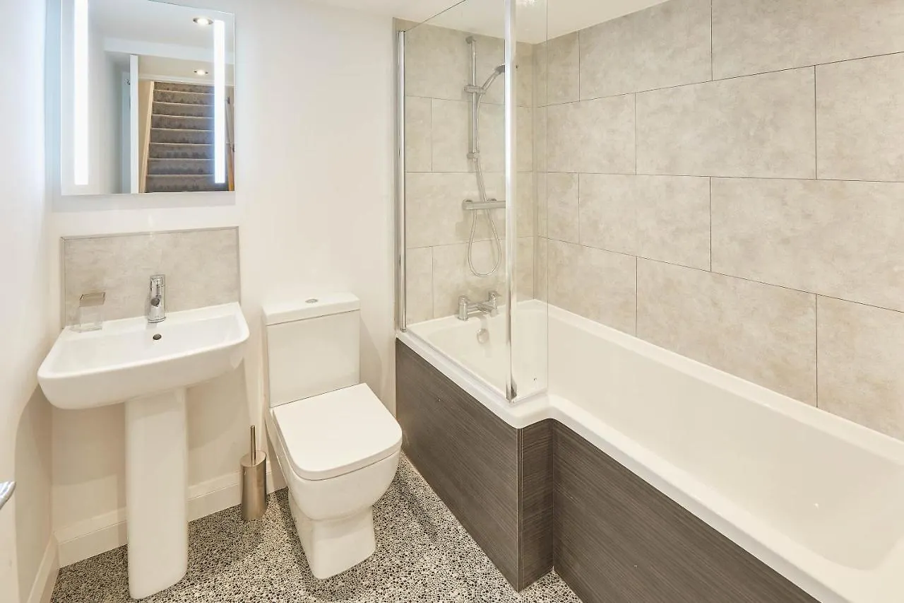 Apartment Host & - View Whitby