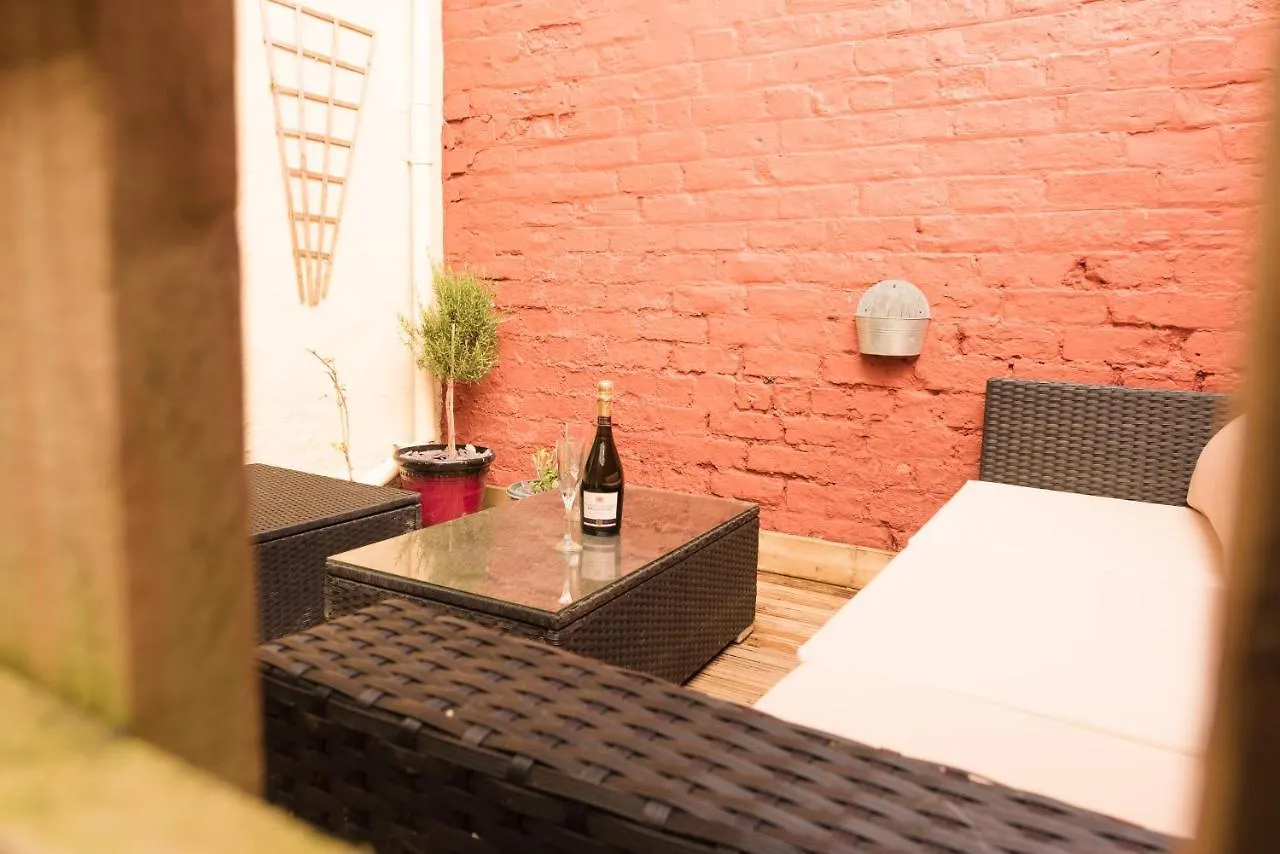 Willow Tree - Dog Friendly, Spacious & Central Holiday home