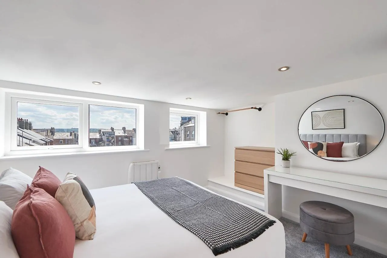 Host & - Pier View Penthouse *