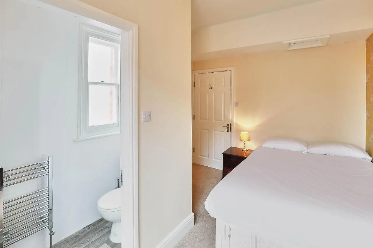 Host & - Cook's Quarters * Whitby
