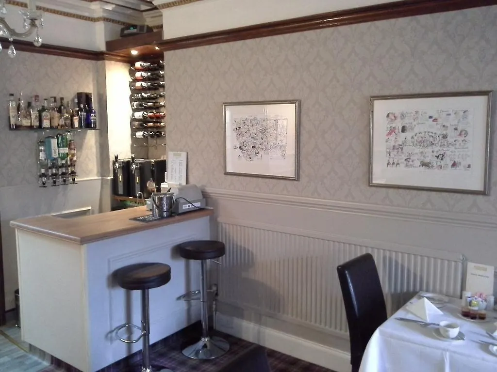 Arundel House Bed and Breakfast Γουίτμπι