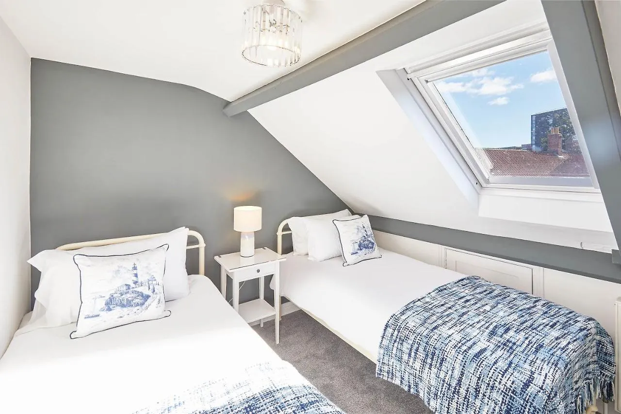 Host & - The Captain's Loft Appartamento Whitby