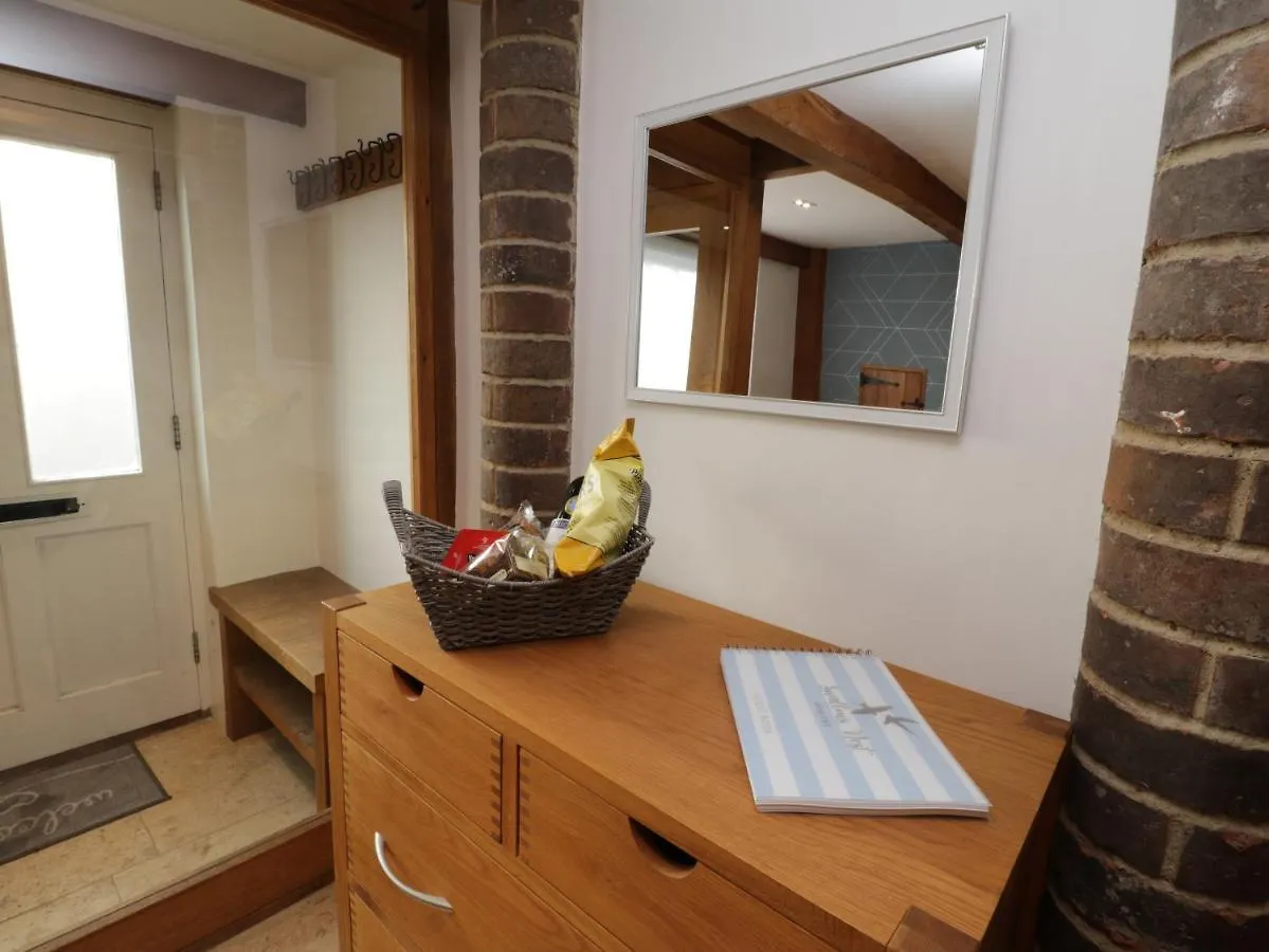 Holiday home Swallows Nest *
