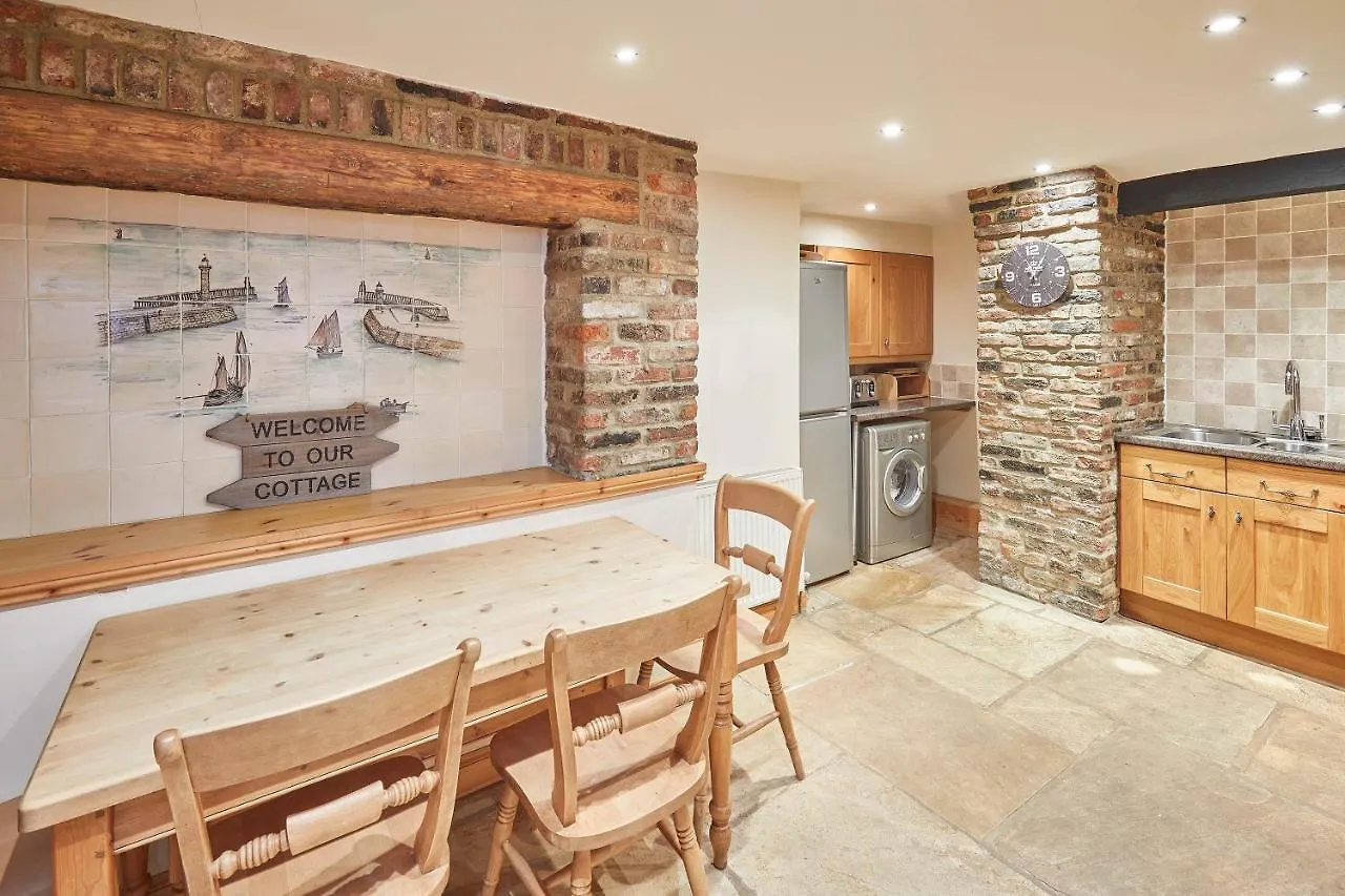 Host & - Jacksons Holiday home Whitby