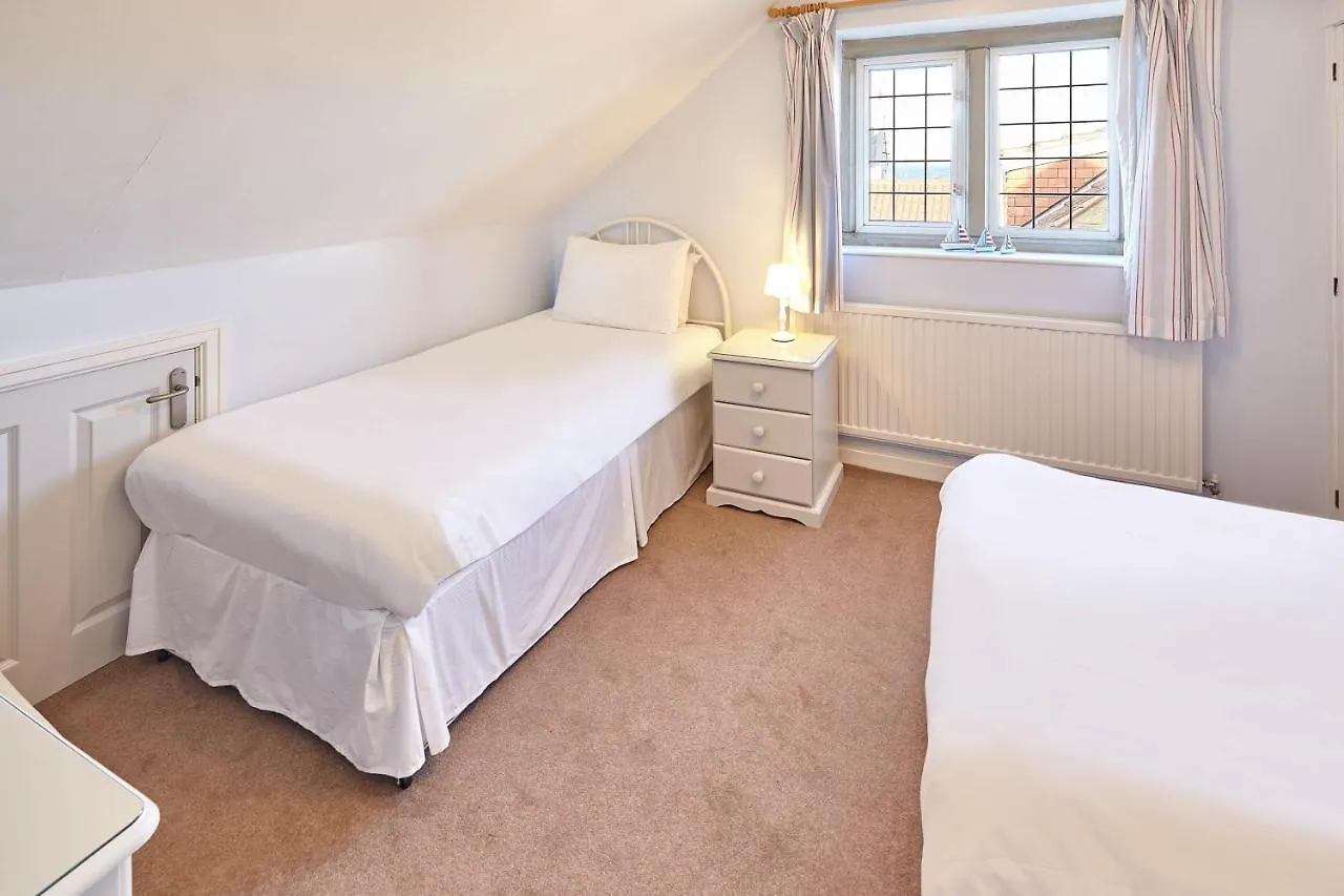 Host & Stay - Links View Holiday Home *