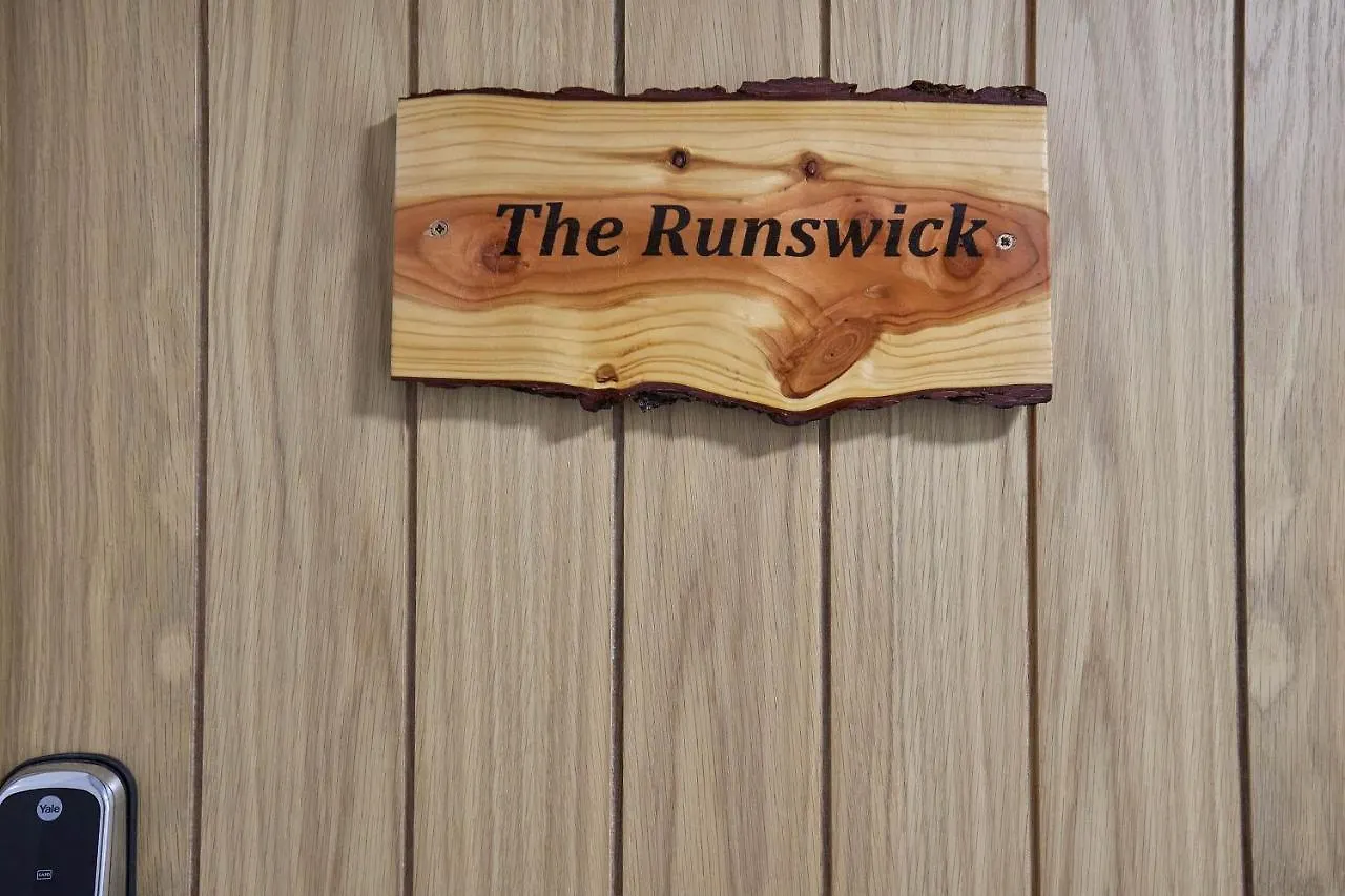 Host & - The Runswick At Brunswick
