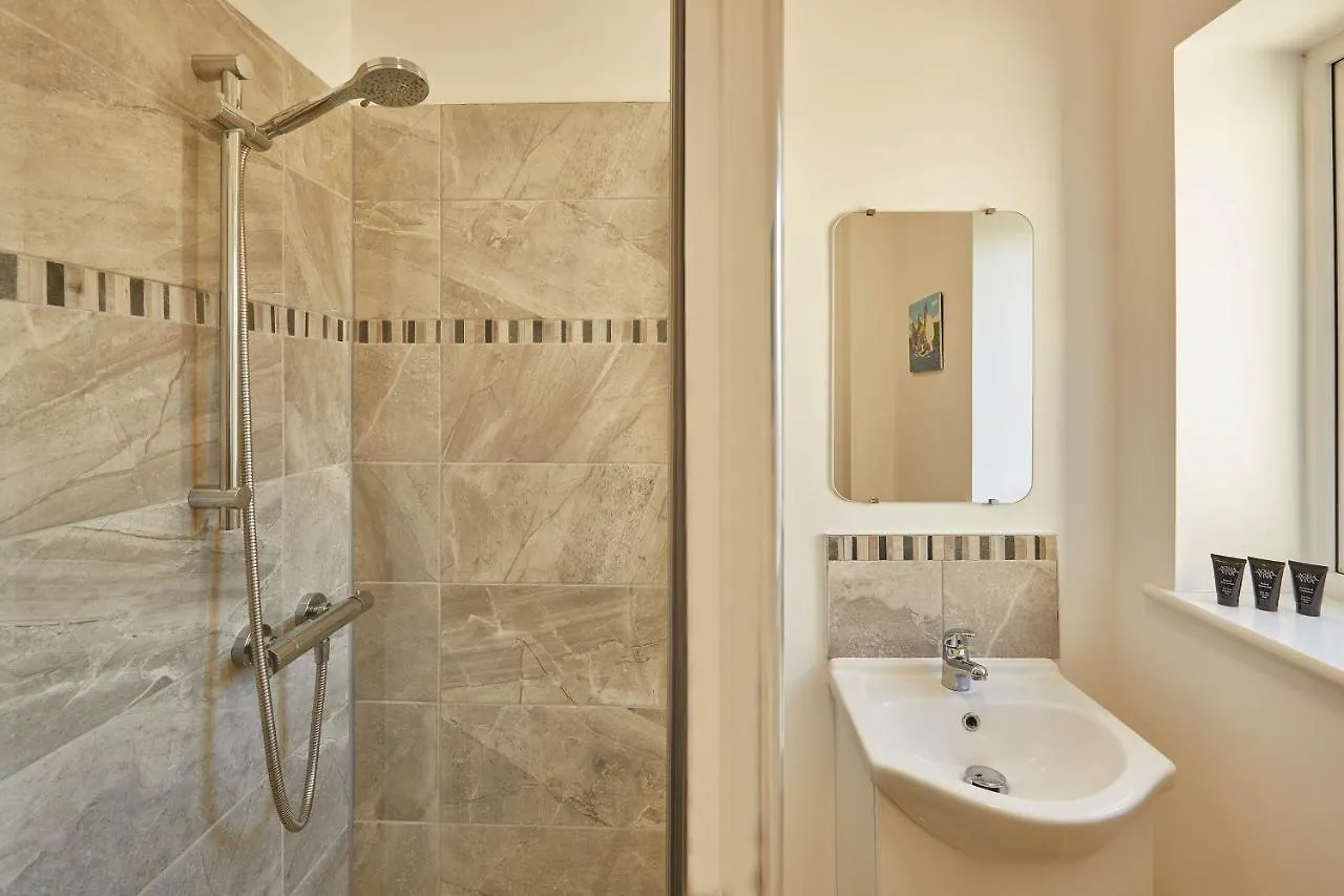Host & - West Cliff Retreat