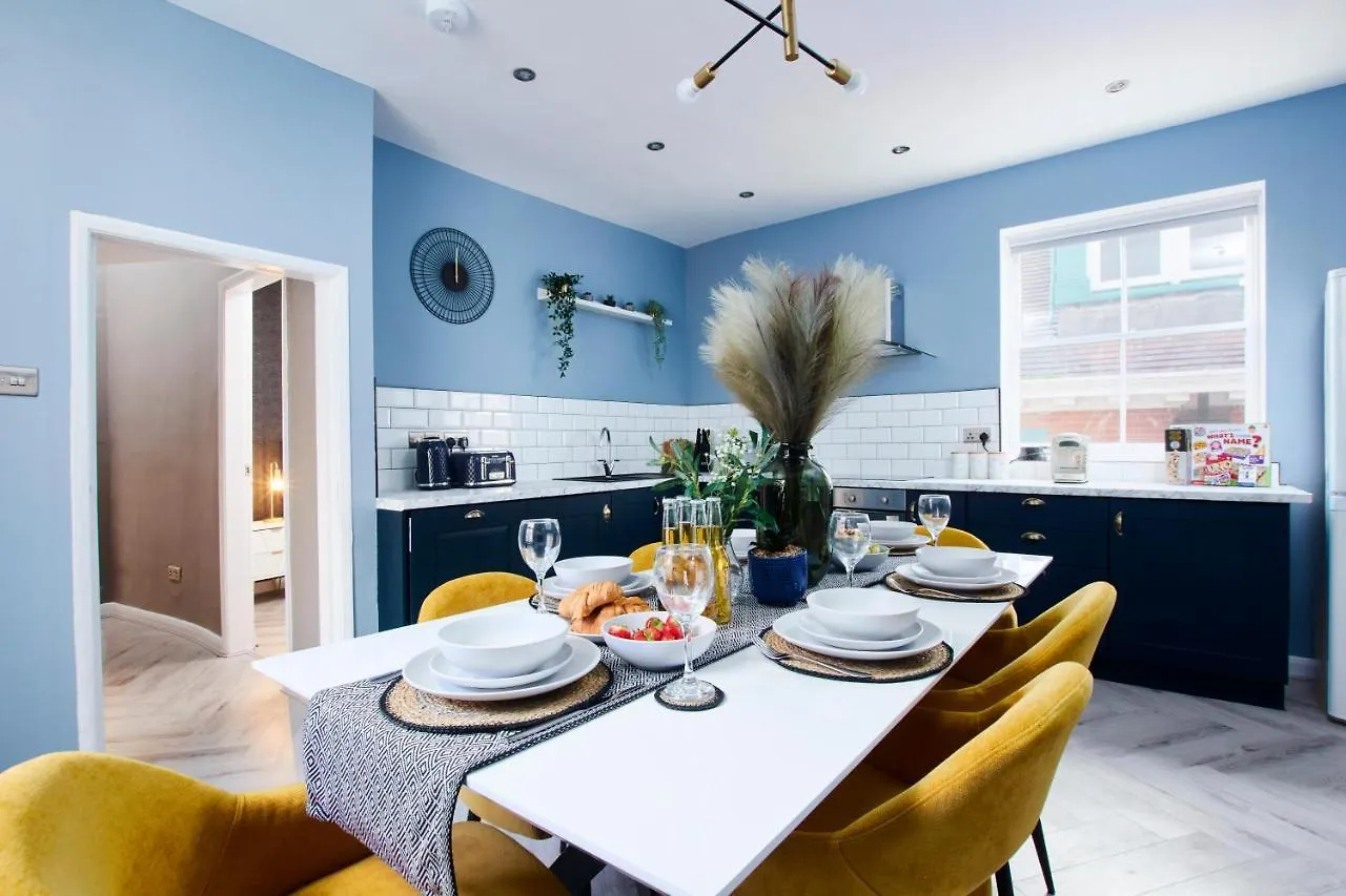 Newley Refurbished - Stylish 3 Bed Abode In - Sleeps 7 * Whitby