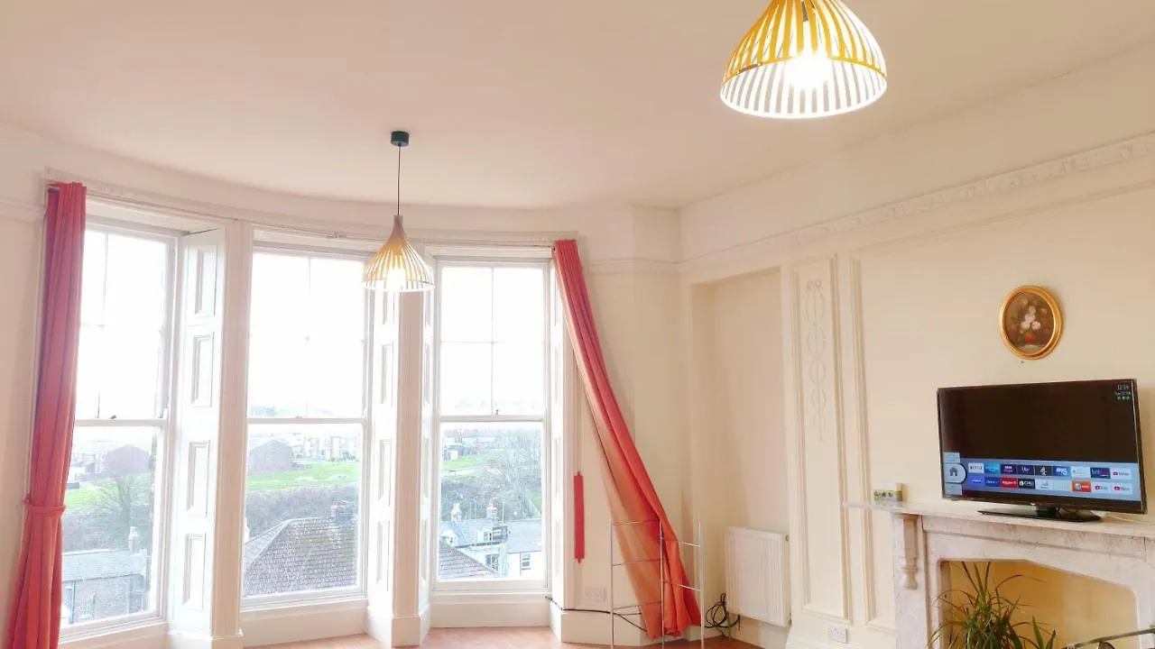 Full Nature Views Dancinglivingroom French Flat Apartment Whitby