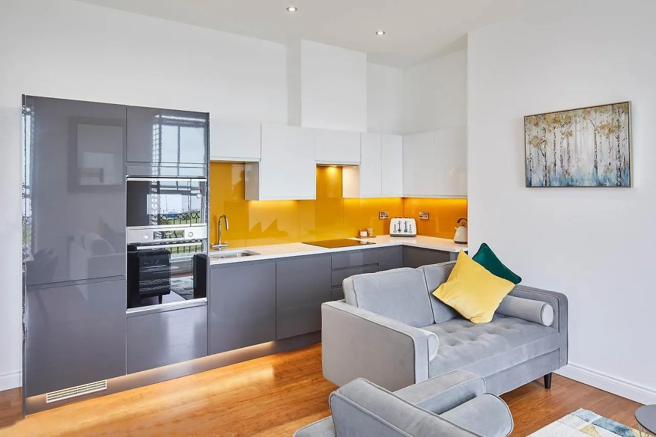 Apartment Host & - The Connell *