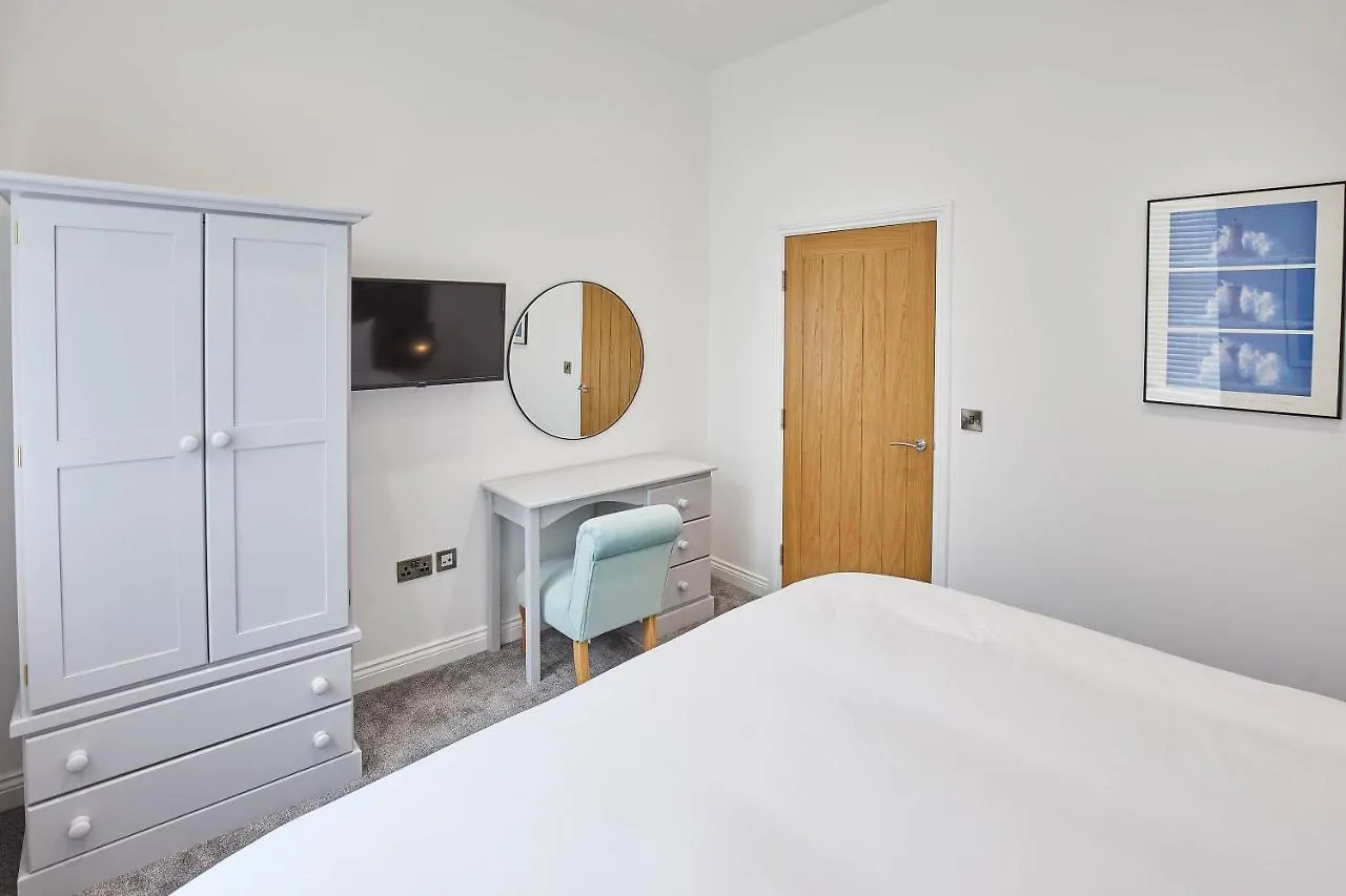 Host & - The Connell Apartment