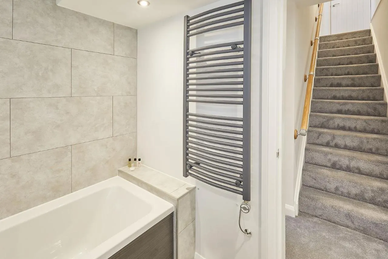Host & - View Apartment Whitby