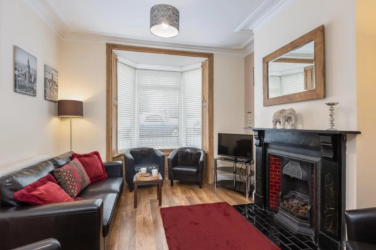 Willow Tree - Dog Friendly, Spacious & Central Holiday home *