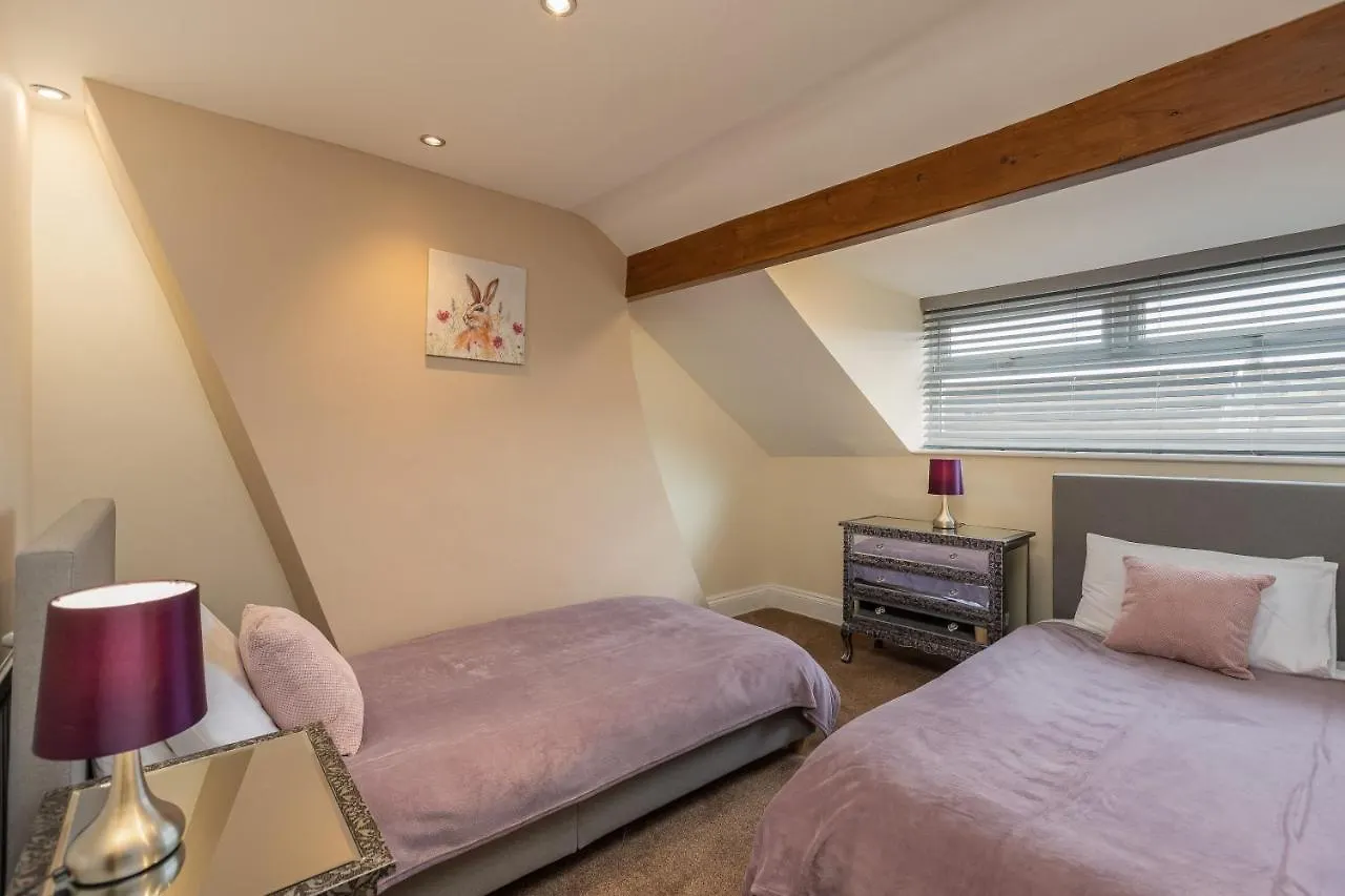 Willow Tree - Dog Friendly, Spacious & Central Whitby