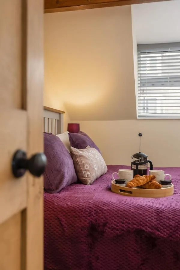 Willow Tree - Dog Friendly, Spacious & Central Holiday home *