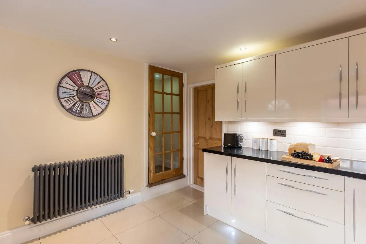Holiday home Willow Tree - Dog Friendly, Spacious & Central Whitby