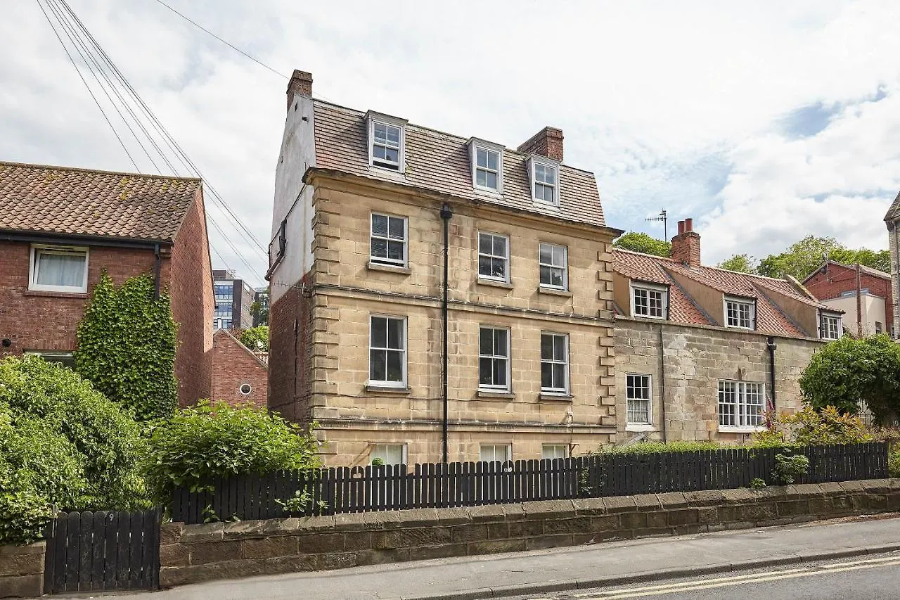 Host & - Leesholme Loft Apartment Whitby