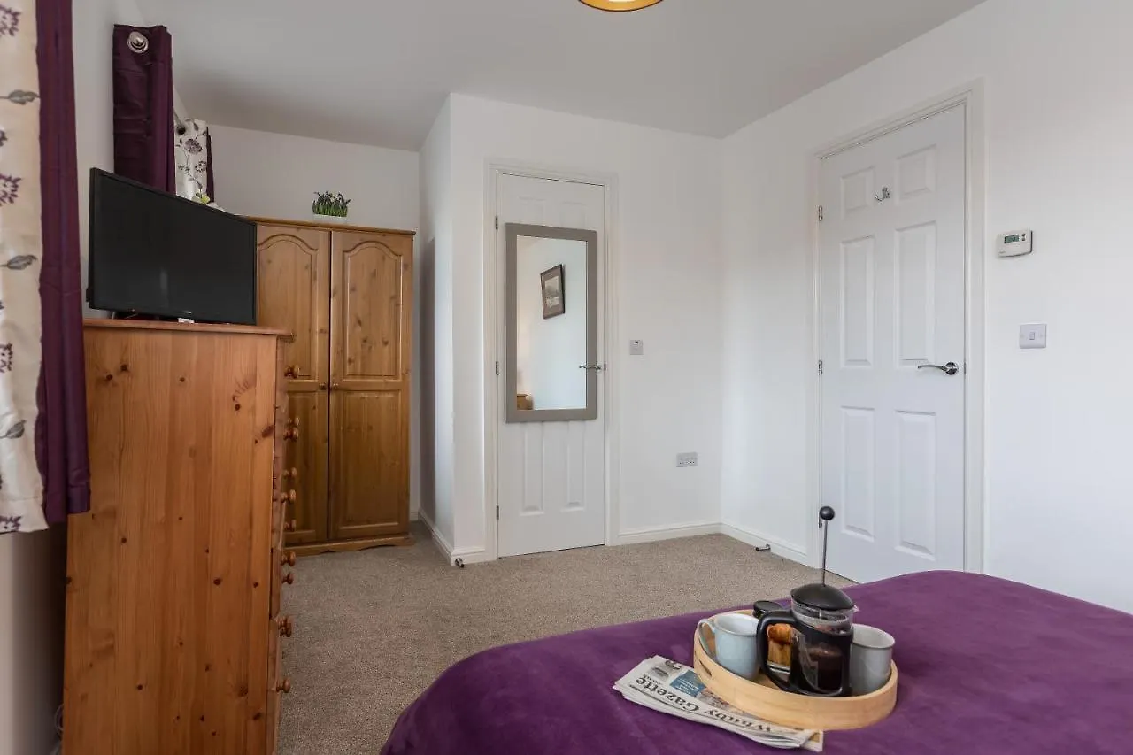 Holiday home Arundel - Luxurious, Homely & Dog Friendly With Parking Whitby