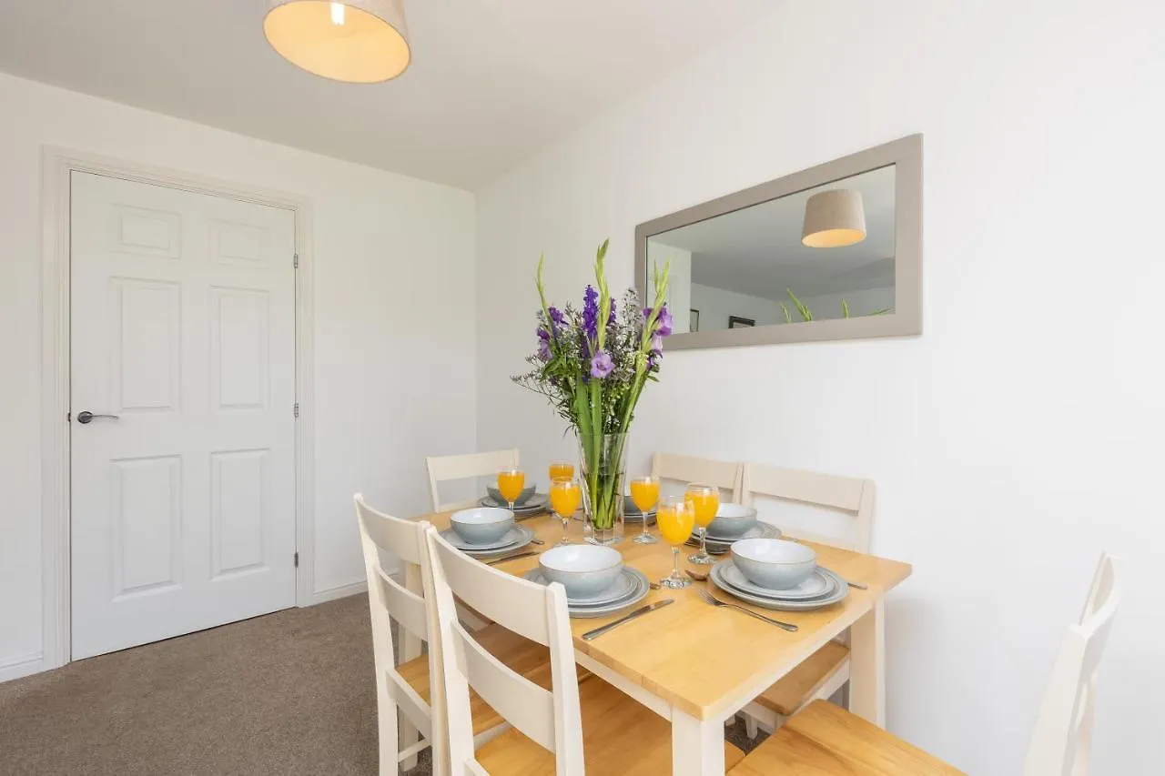 Arundel - Luxurious, Homely & Dog Friendly With Parking Holiday home *
