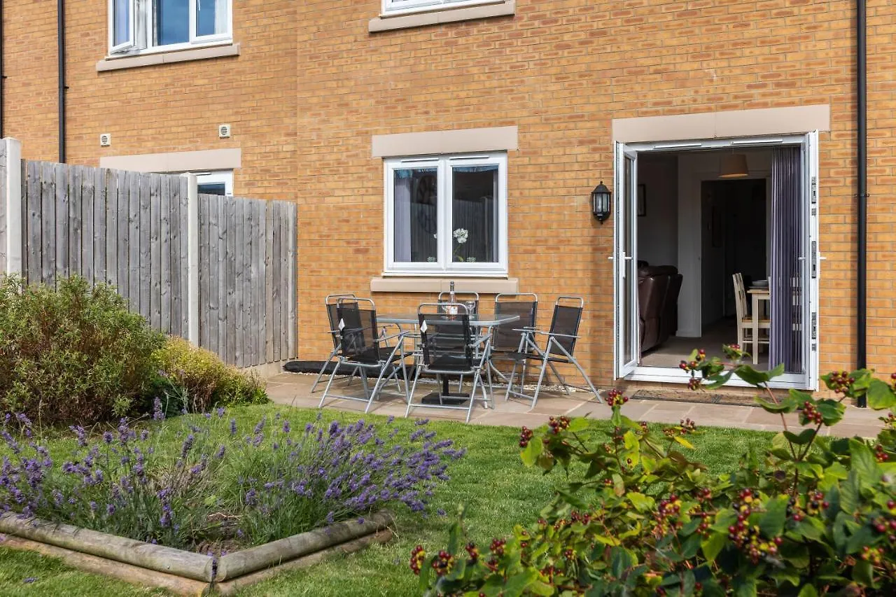 Holiday home Arundel - Luxurious, Homely & Dog Friendly With Parking Whitby