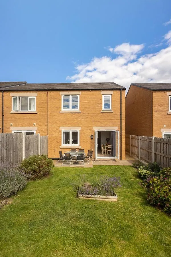 Arundel - Luxurious, Homely & Dog Friendly With Parking * Whitby