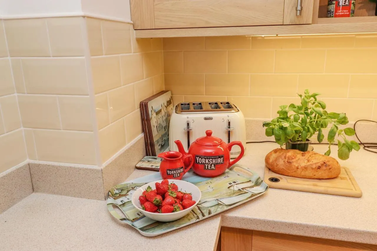 Above & Beyond Apartman Whitby