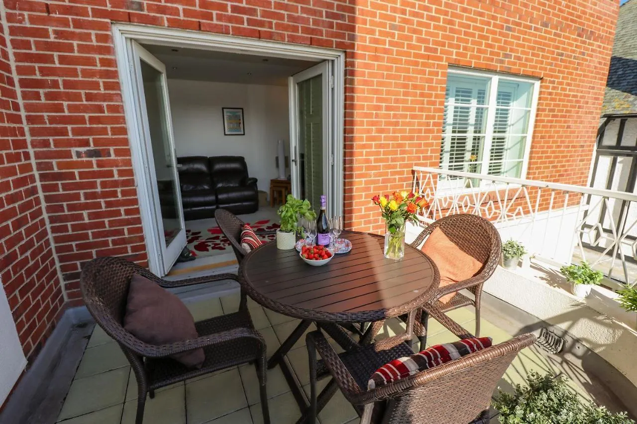 Above & Beyond Apartment Whitby