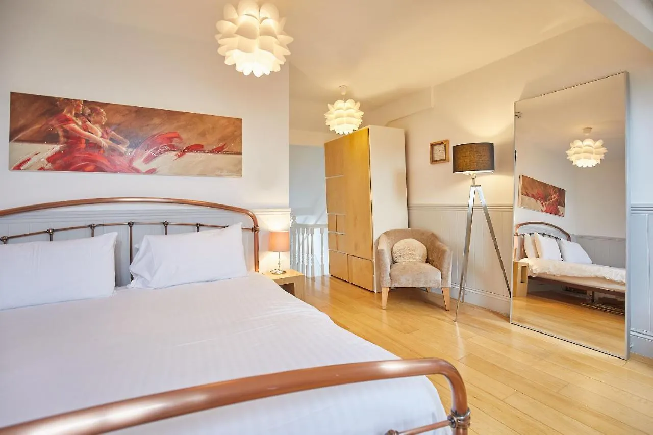 Host & - Hutton House Holiday home Whitby