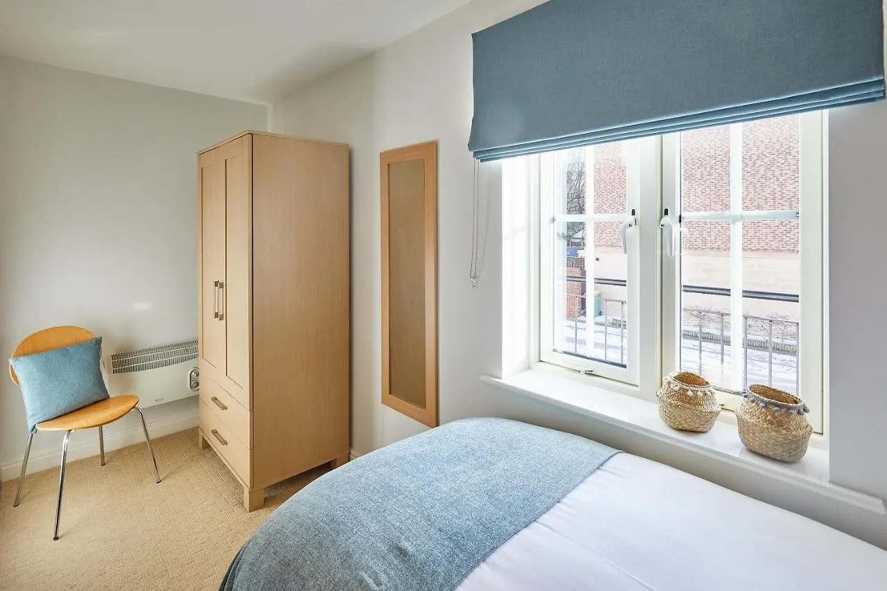 Host & - Harbour View Apartment