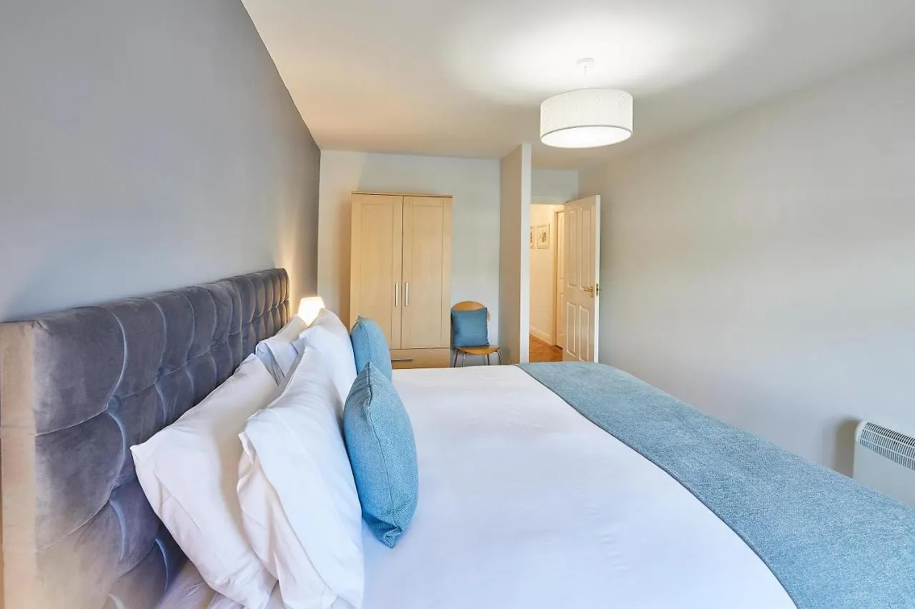 Host & - Harbour View Apartment Whitby