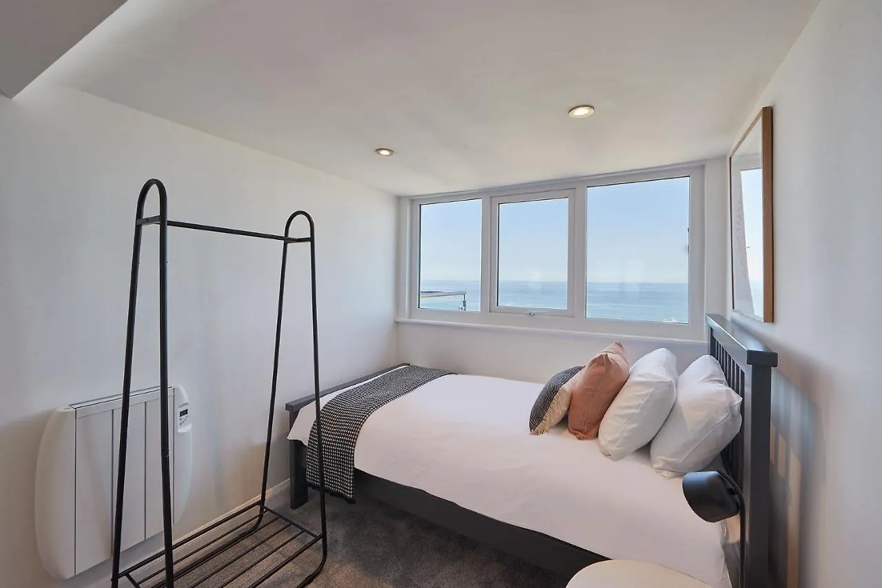 Host & - Pier View Penthouse * Whitby