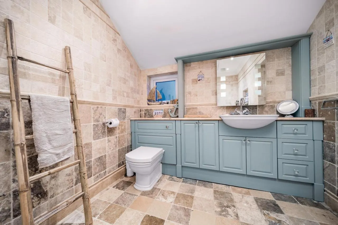 No 8 Metr0pole Towers Luxury With Sea Views Yorkshire Coast Lets