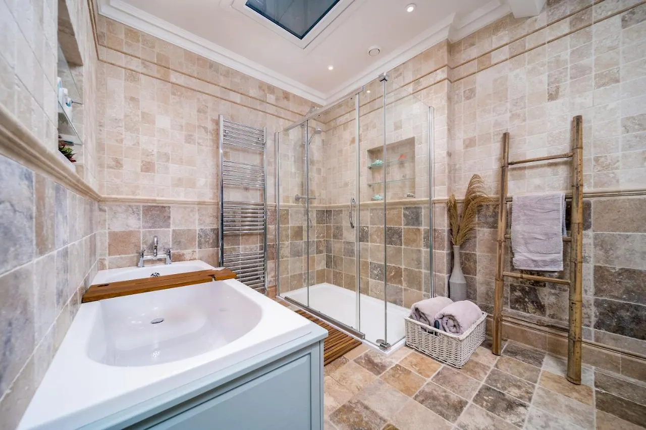 No 8 Metr0pole Towers Luxury With Sea Views Yorkshire Coast Lets Apartmán Whitby